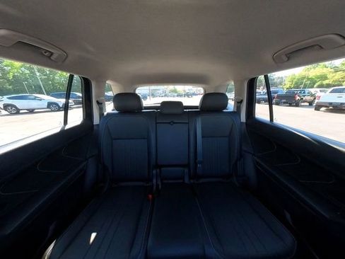Used 2022 Volkswagen Tiguan SE AWD/4WD image 33