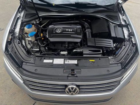 Used 2017 Volkswagen Passat 1.8T SEL Premium image 32