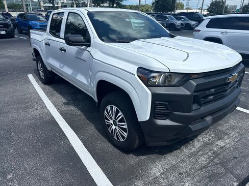 Certified 2025 Chevrolet Colorado W/T RWD image 3