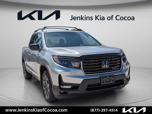 Used 2023 Honda Ridgeline Sport image 11