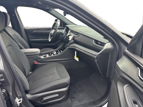 New 2025 Jeep Grand Cherokee Laredo X w/ Luxury Tech Group I image 20