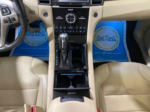 Used 2013 Ford Taurus Limited FWD image 15