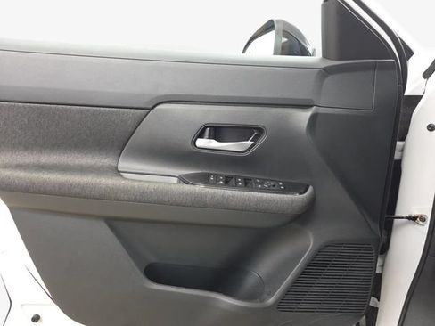 Used 2026 Nissan Kicks SV FWD image 26