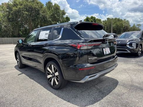 New 2025 Mitsubishi Outlander SE image 5