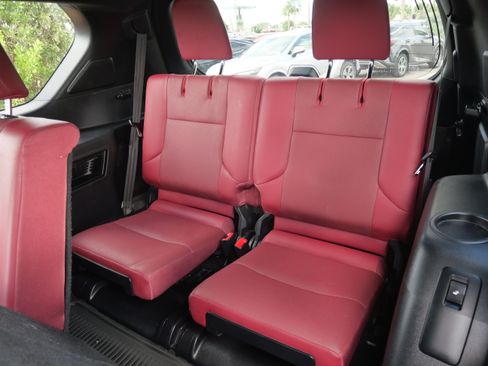 Used 2023 Lexus GX 460 Premium image 11