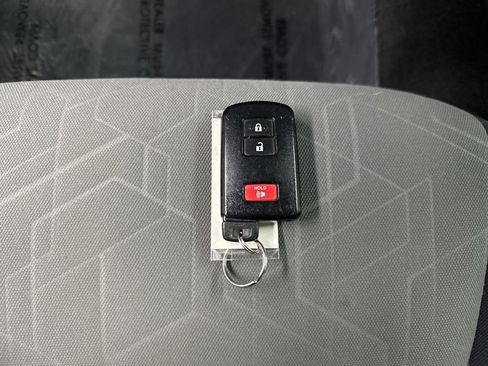 Used 2021 Toyota Tacoma TRD Off-Road w/ Technology Package AWD/4WD image 42