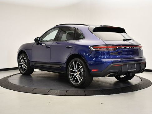 Certified 2025 Porsche Macan AWD/4WD image 3