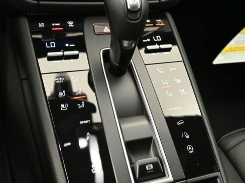 New 2026 Porsche Macan AWD/4WD image 14