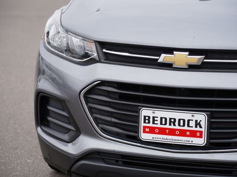 Used 2020 Chevrolet Trax LS w/ Tint and Cruise Package image 9