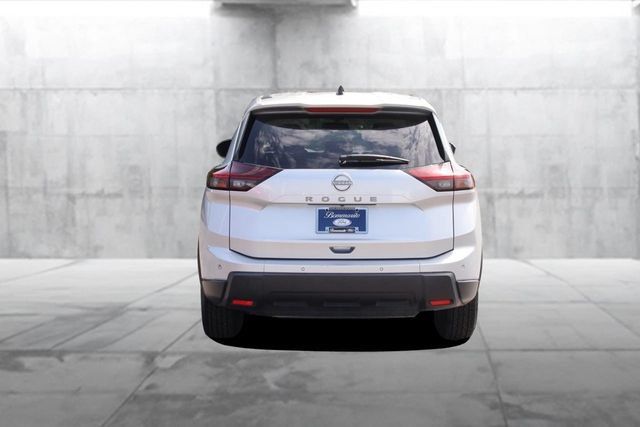 Used 2024 Nissan Rogue S FWD image 6