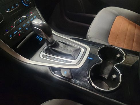 Used 2018 Ford Edge SEL w/ Equipment Group 201A AWD/4WD image 26