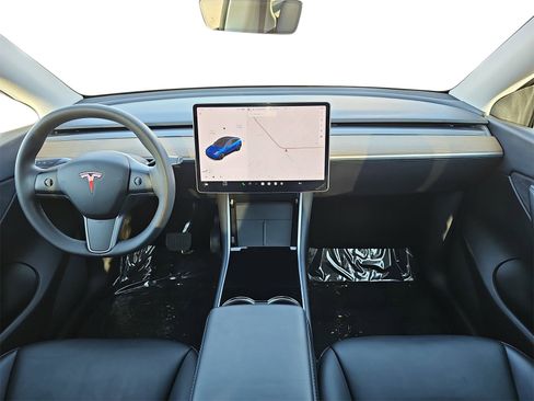 Used 2021 Tesla Model Y Long Range image 9