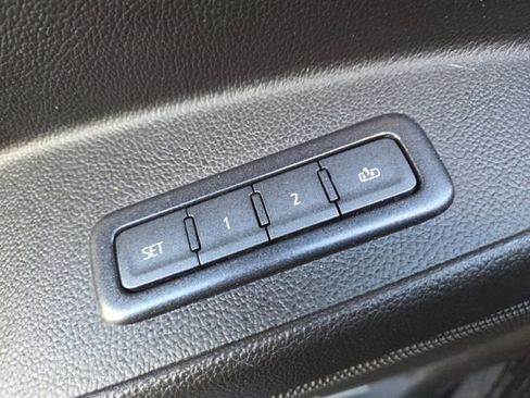 Used 2019 GMC Yukon XL SLT w/ Open Road Package image 10