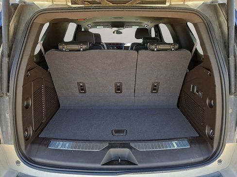 Used 2024 GMC Yukon Denali image 15