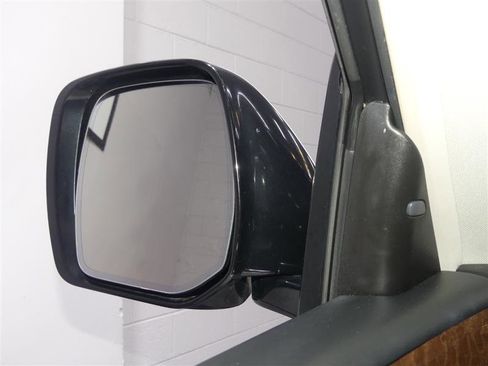 Used 2017 INFINITI QX80 4WD w/ Driver Assistance Package image 14