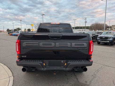 Used 2019 Ford F150 Raptor w/ Equipment Group 801A Mid image 4