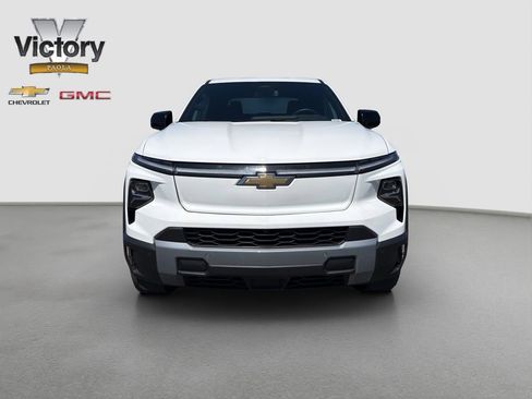 Used 2025 Chevrolet Silverado EV LT AWD/4WD image 2