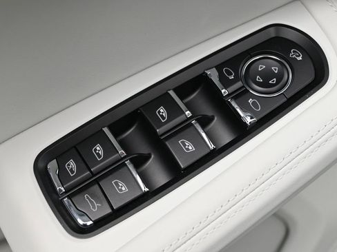 New 2026 Porsche Macan S AWD/4WD image 19