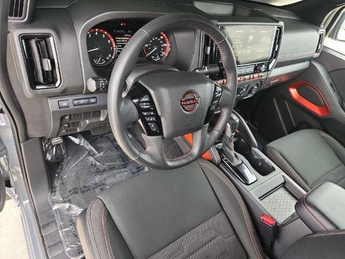 Certified 2025 Nissan Frontier Pro-X RWD image 11