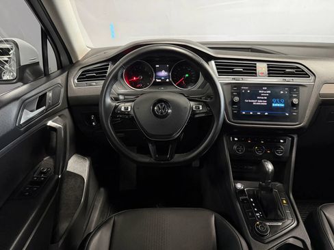 Used 2018 Volkswagen Tiguan SE AWD/4WD image 10