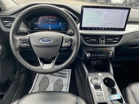 Used 2023 Ford Escape Platinum AWD/4WD image 5