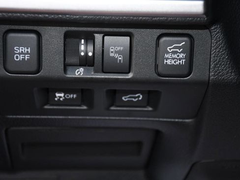 Used 2018 Subaru Forester 2.5i Touring w/ Popular Package #2 AWD/4WD image 29