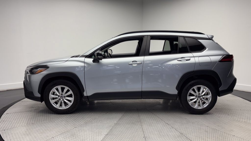 Certified 2026 Toyota Corolla Cross LE FWD image 4