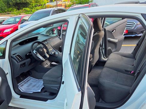 Used 2011 Toyota Prius Two FWD image 3