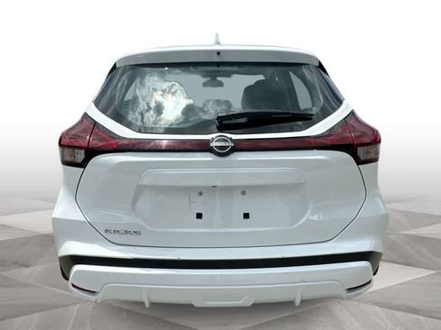 Used 2024 Nissan Kicks S FWD image 7