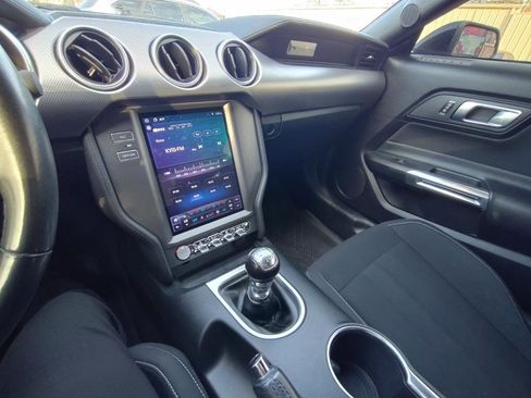 Used 2018 Ford Mustang GT RWD image 32
