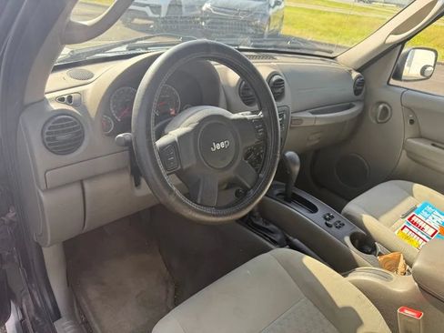 Used 2007 Jeep Liberty Sport AWD/4WD image 12