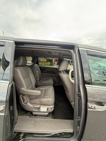 Used 2016 Honda Odyssey Touring Elite image 11