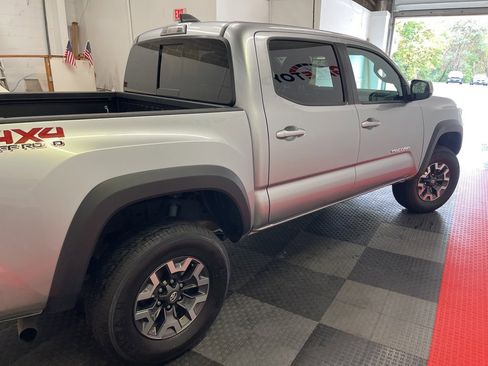 Used 2023 Toyota Tacoma TRD Off-Road w/ Technology Package image 9