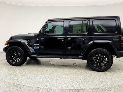 Used 2023 Jeep Wrangler Unlimited Sahara AWD/4WD image 8