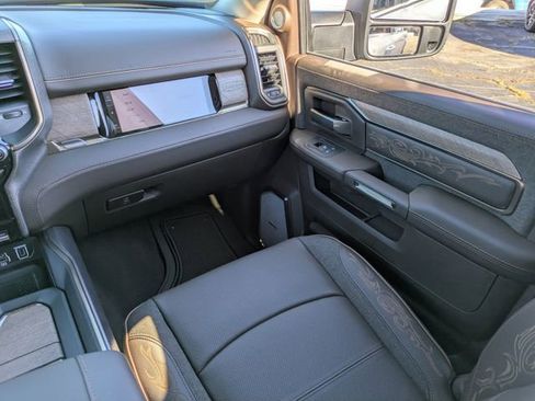 New 2026 RAM 2500 Limited AWD/4WD image 17