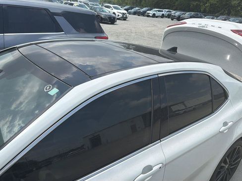 Used 2021 Toyota Camry XSE FWD image 4