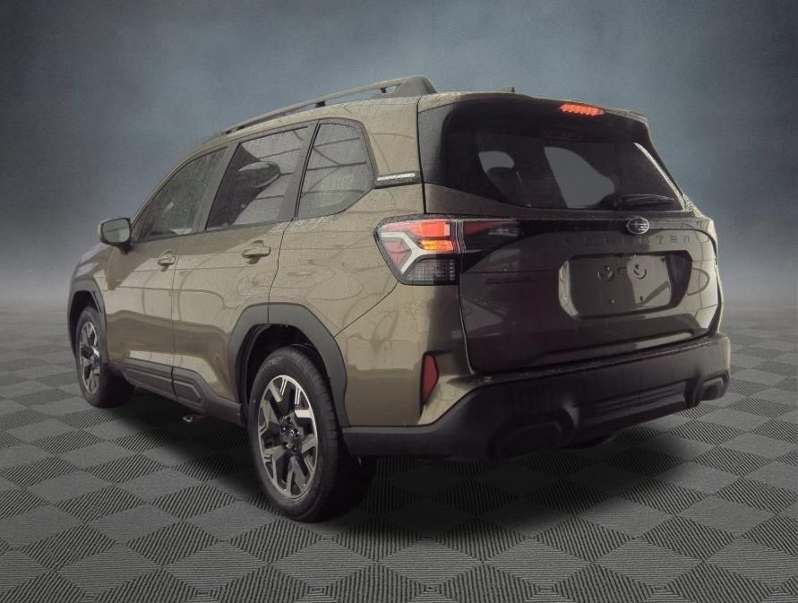 Used 2025 Subaru Forester Premium AWD/4WD image 4