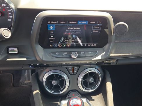 Used 2019 Chevrolet Camaro ZL1 RWD image 18