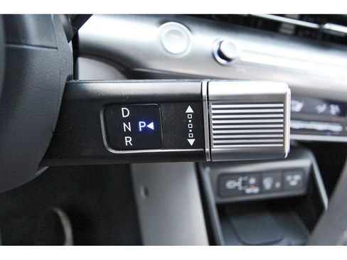 Certified 2025 Hyundai Kona SEL image 18