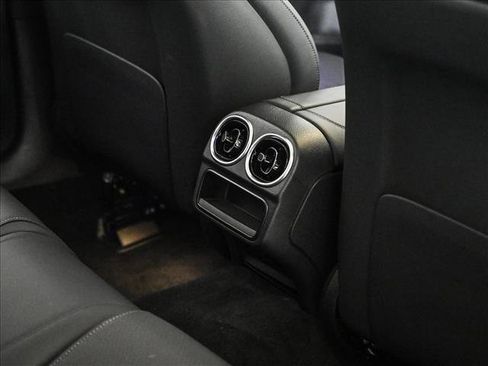 Used 2024 Mercedes-Benz C 300 4MATIC Sedan image 19