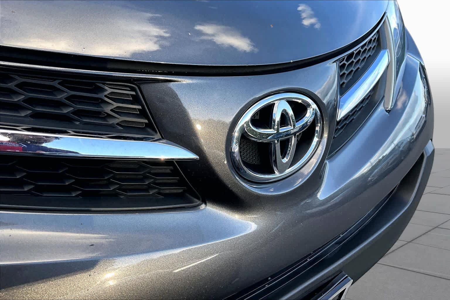 Used 2015 Toyota RAV4 Limited w/ Technology Package AWD/4WD image 29