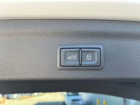 Used 2025 Audi Q3 2.0T Premium w/ Convenience Package image 31