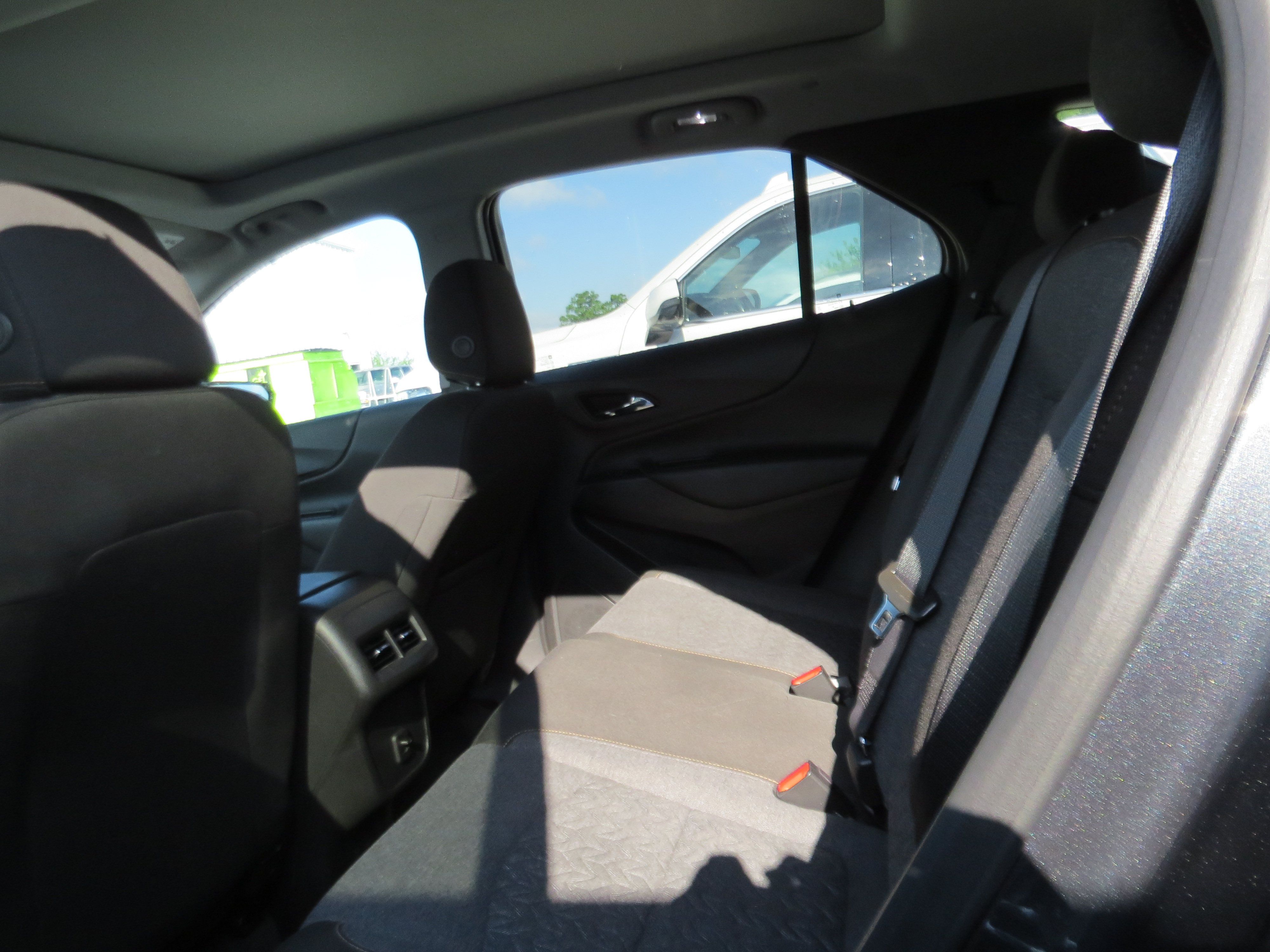 Used 2023 Chevrolet Equinox LT FWD image 9