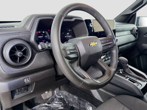Used 2025 Chevrolet Colorado W/T w/ Advanced Trailering Package RWD image 11