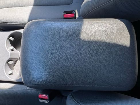 Used 2010 Hyundai Santa Fe GLS image 18