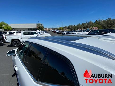 Used 2021 Volvo XC40 T5 Inscription w/ Advanced Package AWD/4WD image 9