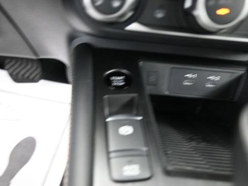 Used 2025 Nissan Kicks SV w/ SV Premium Package AWD/4WD image 15
