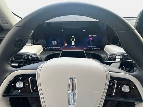 New 2026 Lincoln Aviator AWD image 14