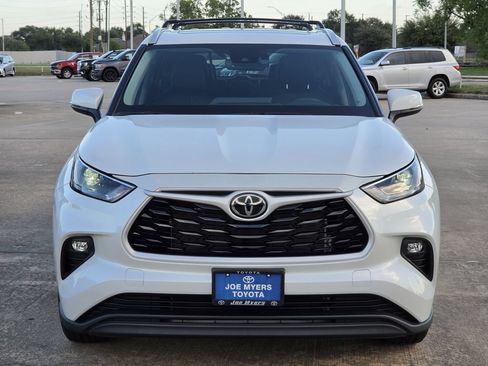 Used 2026 Toyota Highlander XLE AWD/4WD image 3
