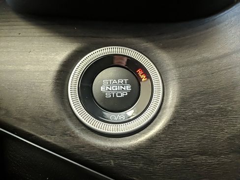 Used 2021 Jeep Grand Cherokee L Overland w/ Luxury Tech Group IV image 29